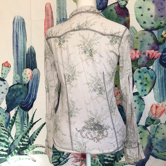 Floral Buttondown - Picture 2 of 6